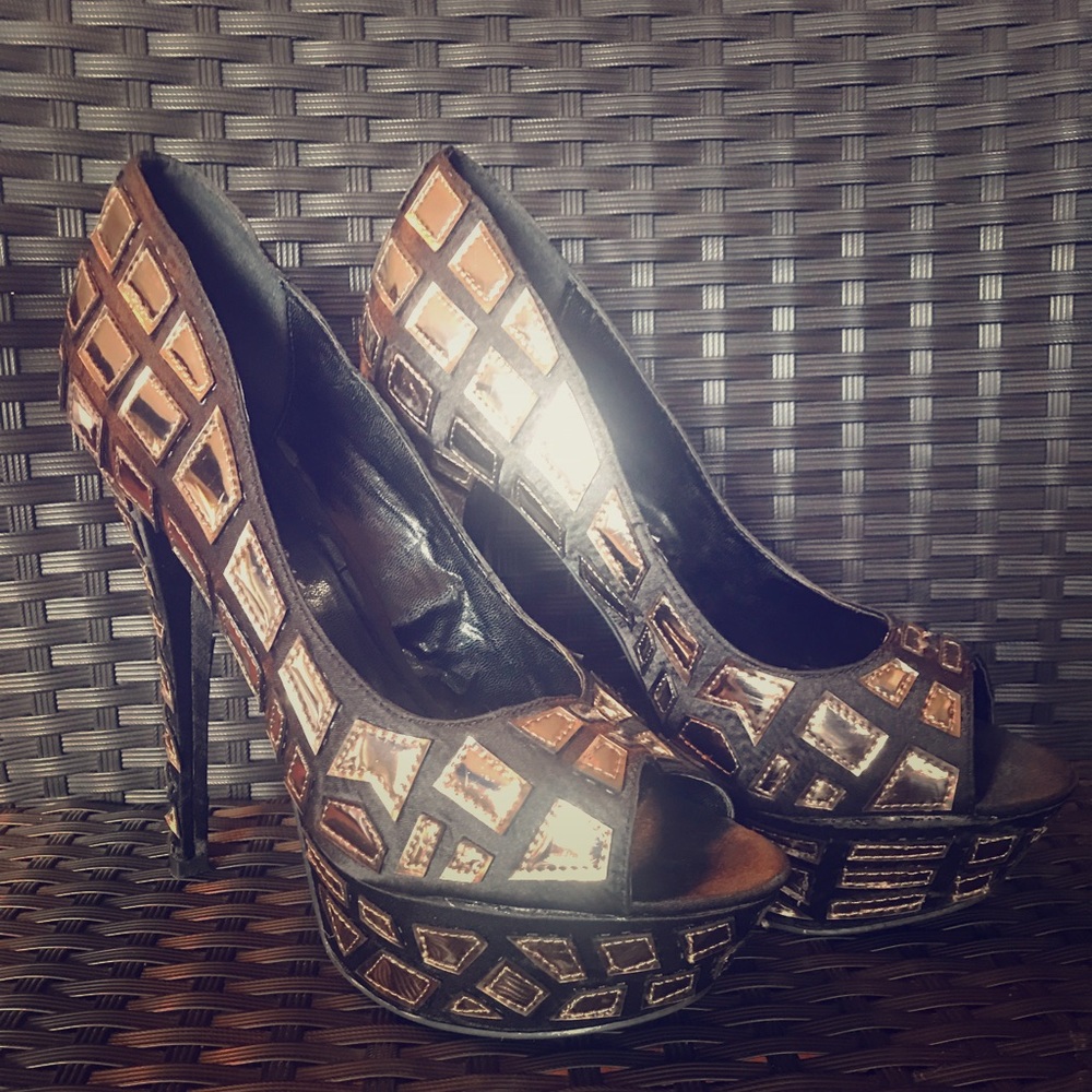 High heels with platform